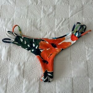 Midori Hibiscus Honey Tavarua bottom large